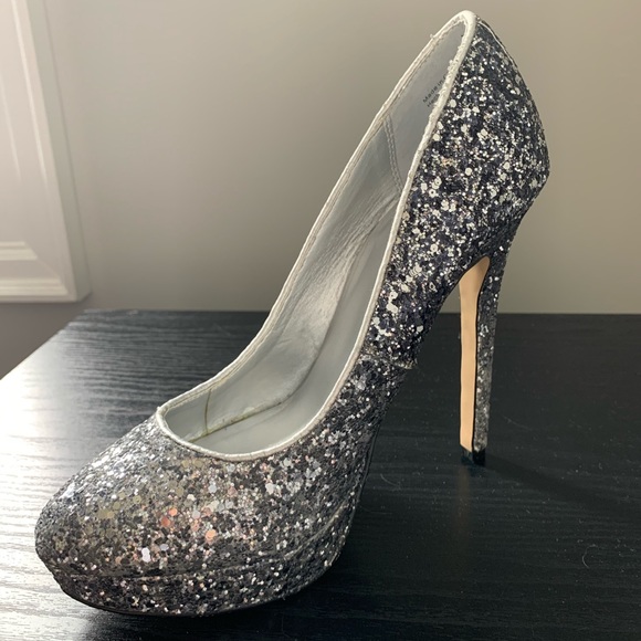 Glittery silver high heels - Picture 3 of 4